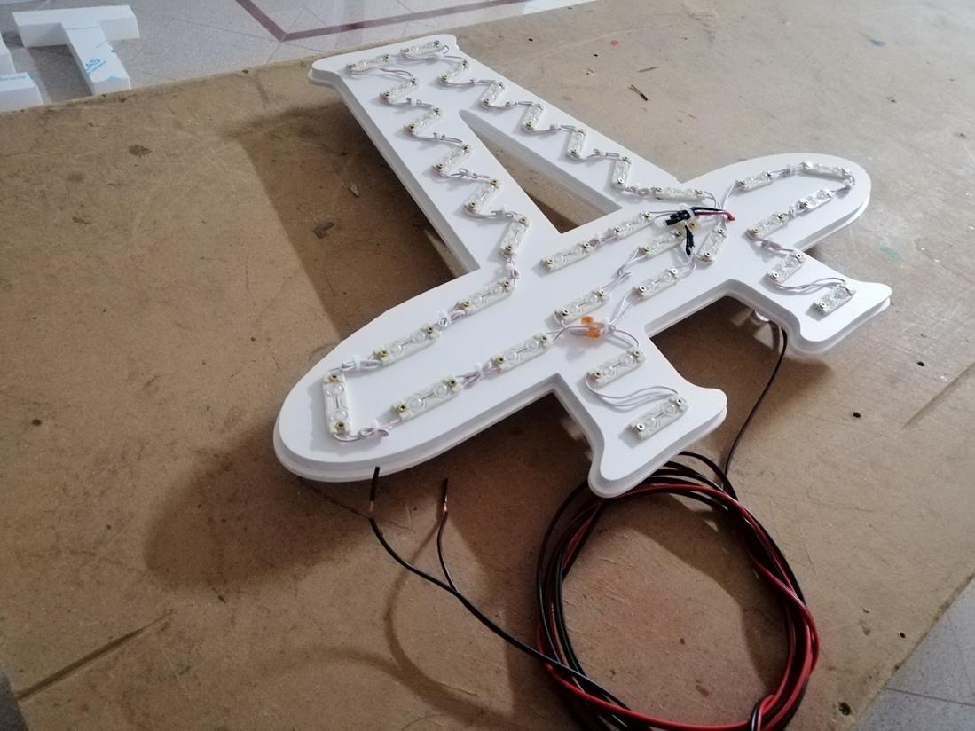 Insegne - lavori in corso - insegnaa lettere scatolate con illuminazione led interna Astor Pubblicità Insegne - lavori in corso - insegnaa lettere scatolate con illuminazione led interna