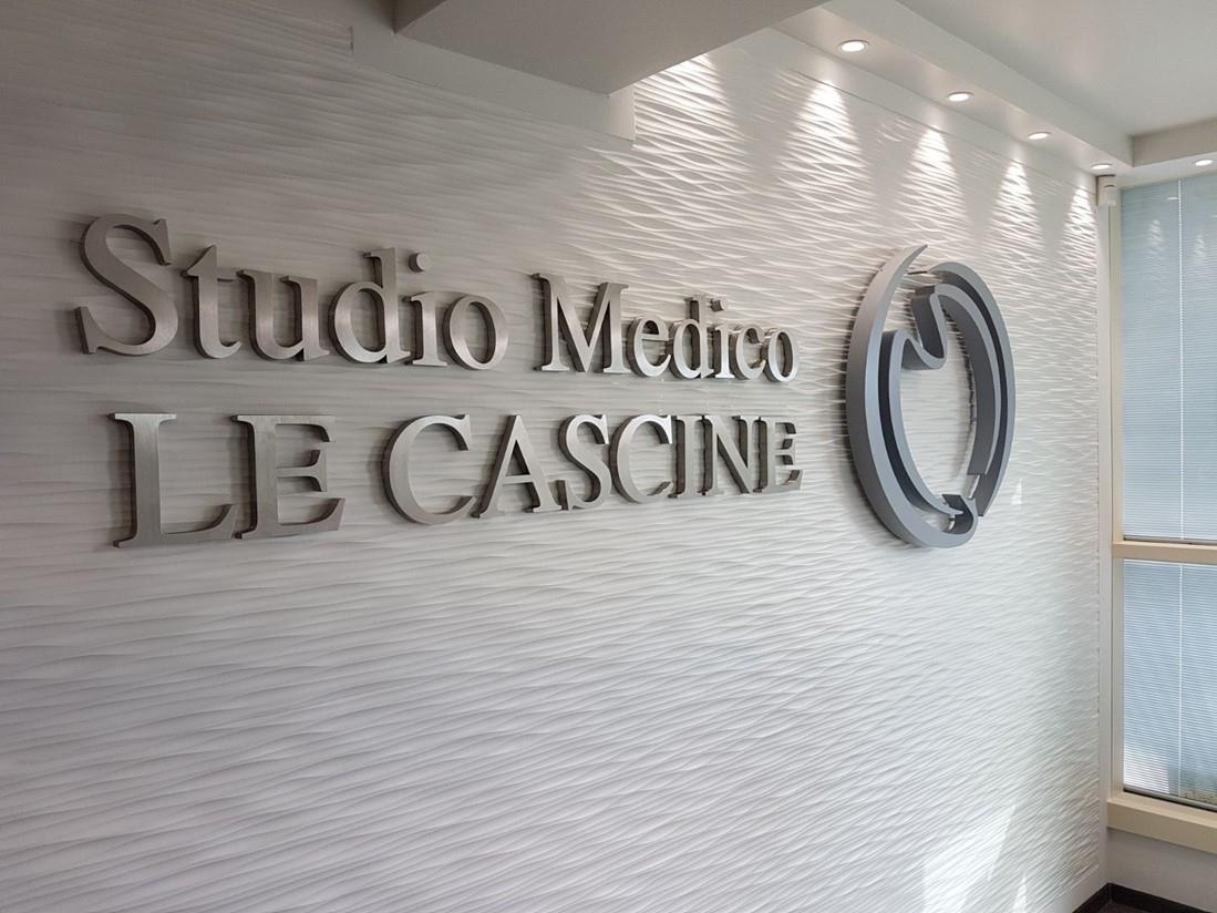 Insegne - STUDIO MEDICO LE CASCINE - Lettere in alluminio Astor Pubblicità Insegne - STUDIO MEDICO LE CASCINE - Lettere in alluminio