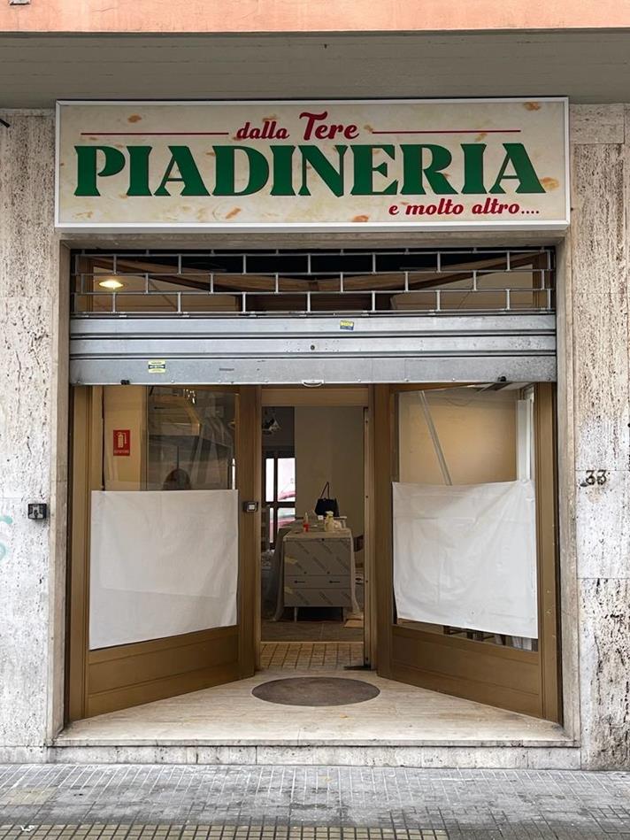 Insegne - piadineria - insegna luminosa monofacciale Astor Pubblicità Insegne - piadineria - insegna luminosa monofacciale